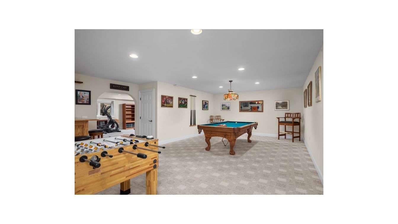 Billiard Table, Game Room, Interior, Recessed Lighting