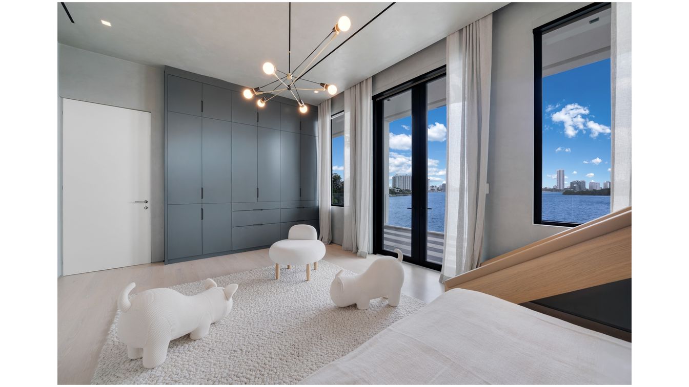 Bedroom, Interior, Pendant Lights, Recessed Lighting, Water