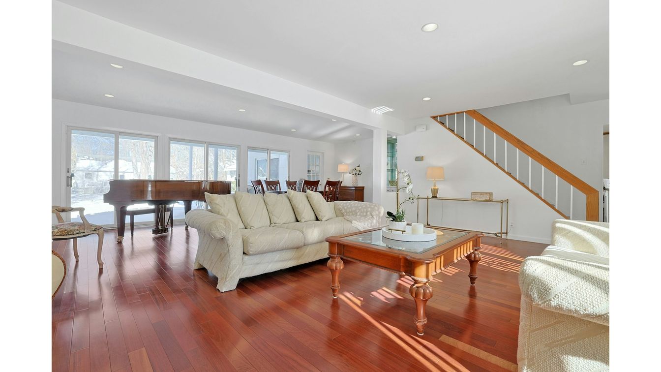 Interior, Living room, Piano, Recessed Lighting, Wood Texture Flooring