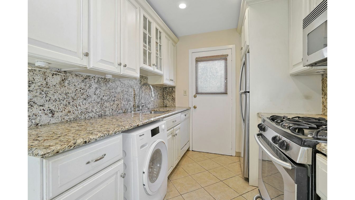 Interior, Kitchen, Recessed Lighting, Washer