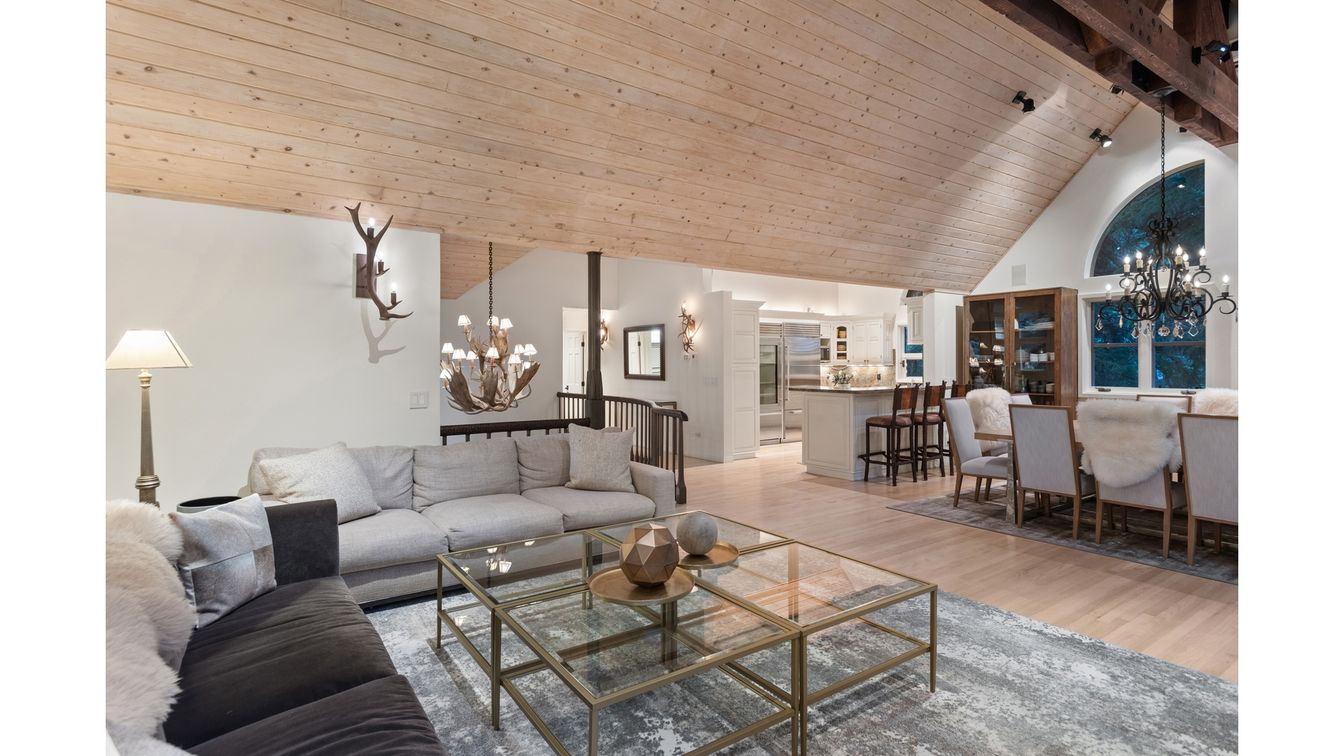 Chandelier, Dining room, Interior, Living room, Pendant Lights, Wooden Beams, Wooden Ceilings, Wood Texture Flooring