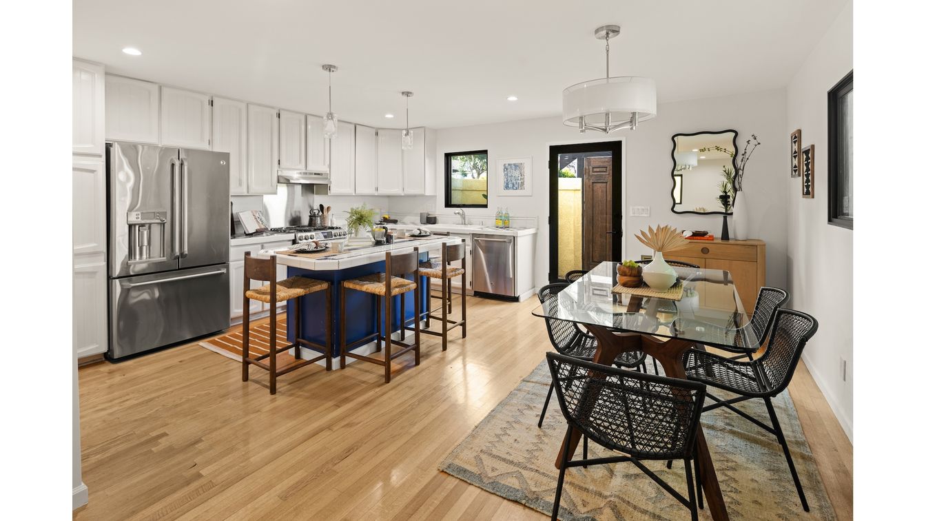 Dining room, Interior, Kitchen, Pendant Lights, Recessed Lighting, Stainless Steel Appliances, Wood Texture Flooring