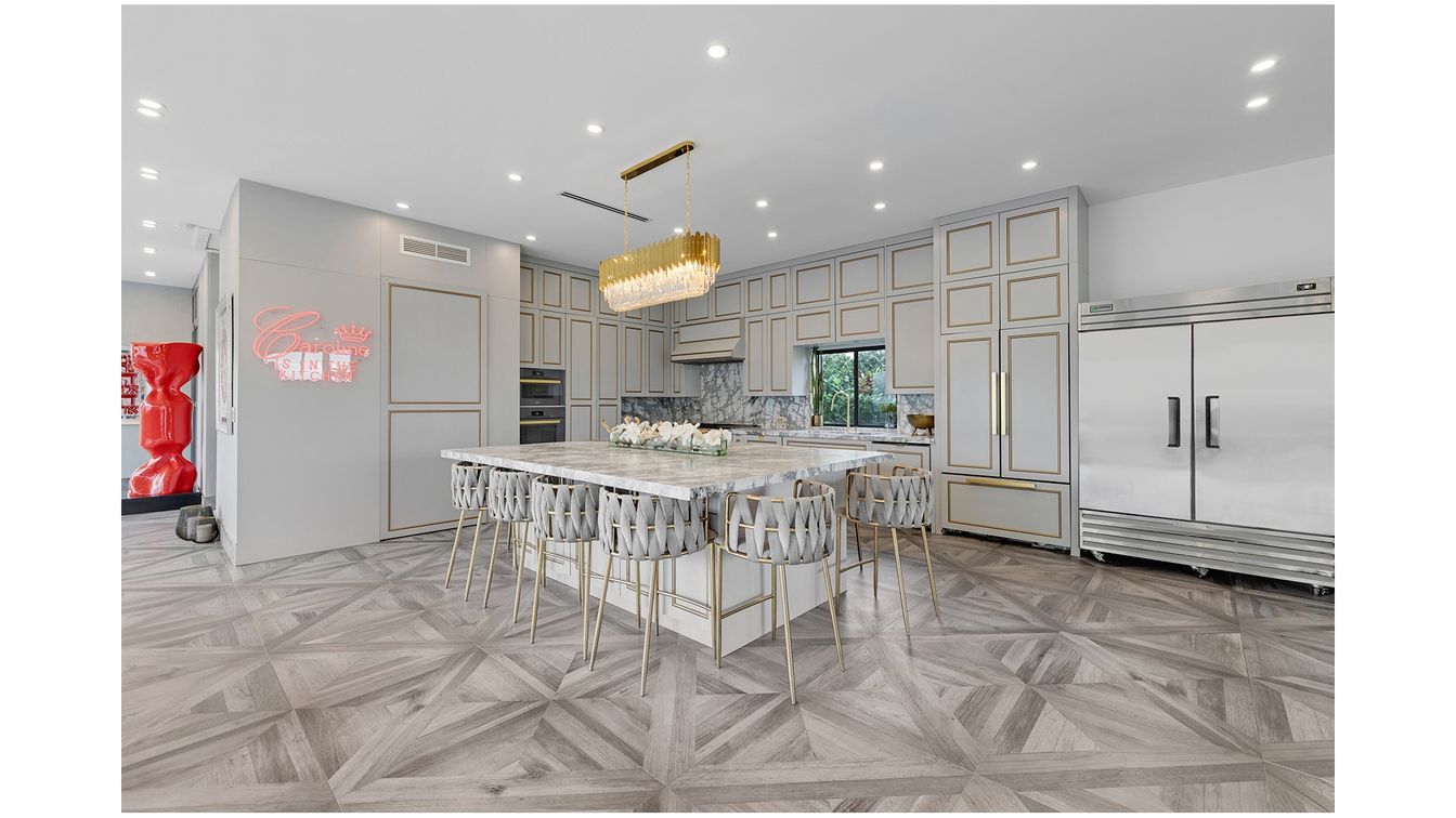 Interior, Pendant Lights, Recessed Lighting, Wood Texture Flooring