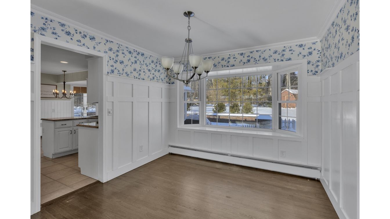 Chandelier, Empty room, Interior, Kitchen, Pendant Lights, Wood Texture Flooring