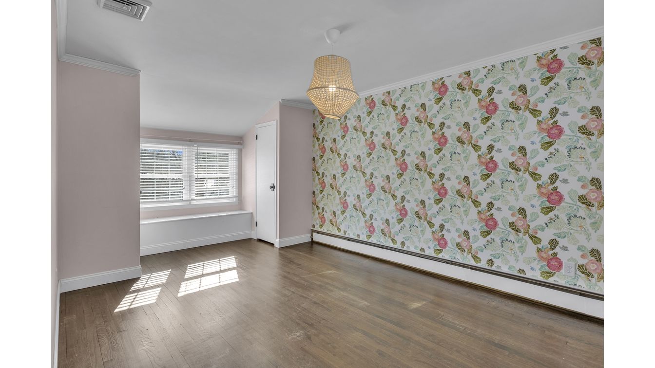 Chandelier, Empty room, Interior, Wood Texture Flooring