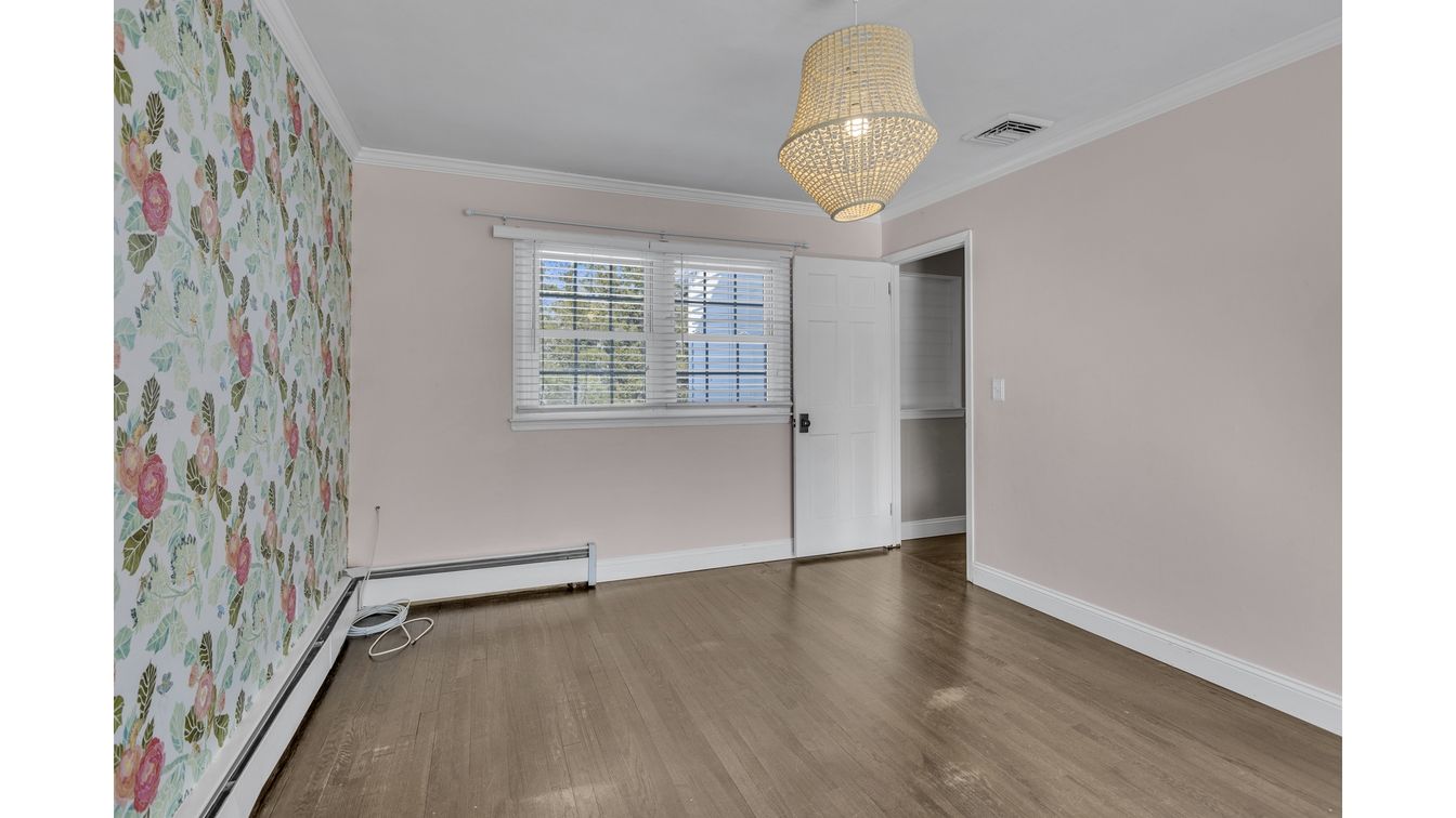 Chandelier, Empty room, Interior, Wood Texture Flooring