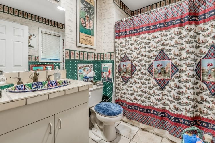 Bathroom, Interior, Recessed Lighting, Tile Countertops