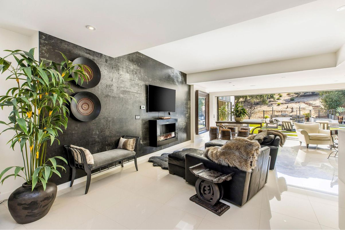 Fireplace, Interior, Living room, Recessed Lighting
