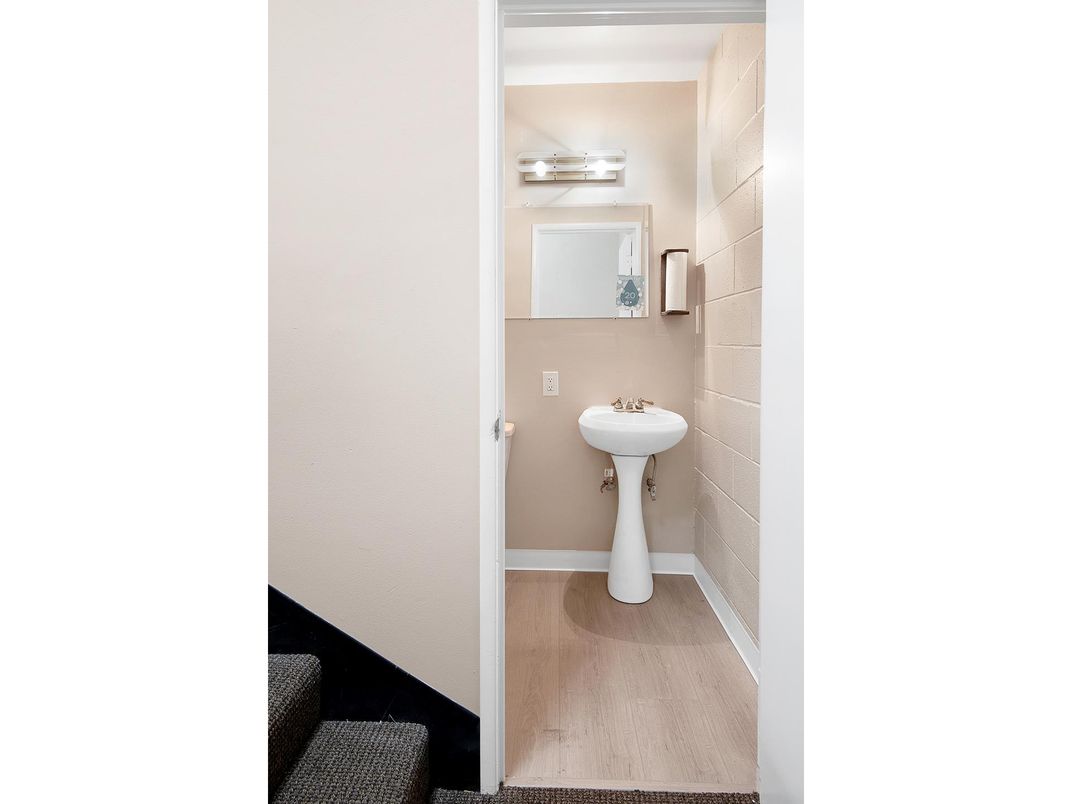 DE Listing image placeholder