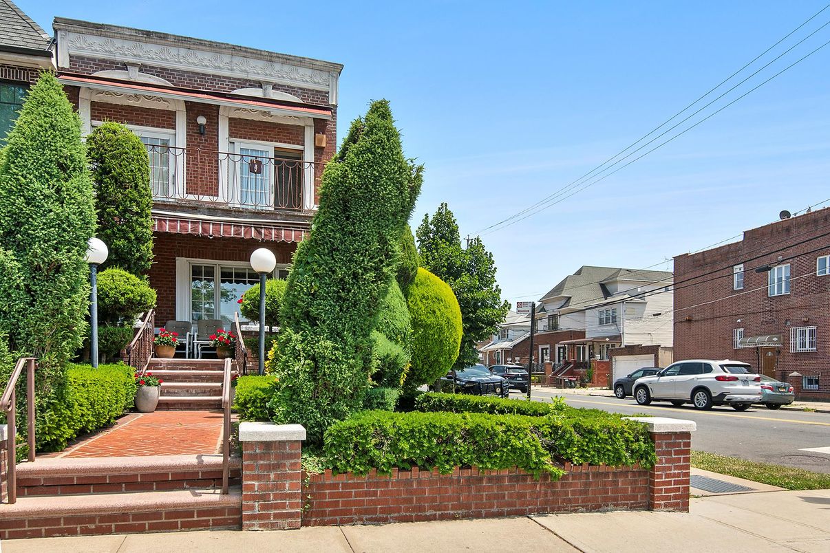 Exterior, Facade, Brick Facade, None