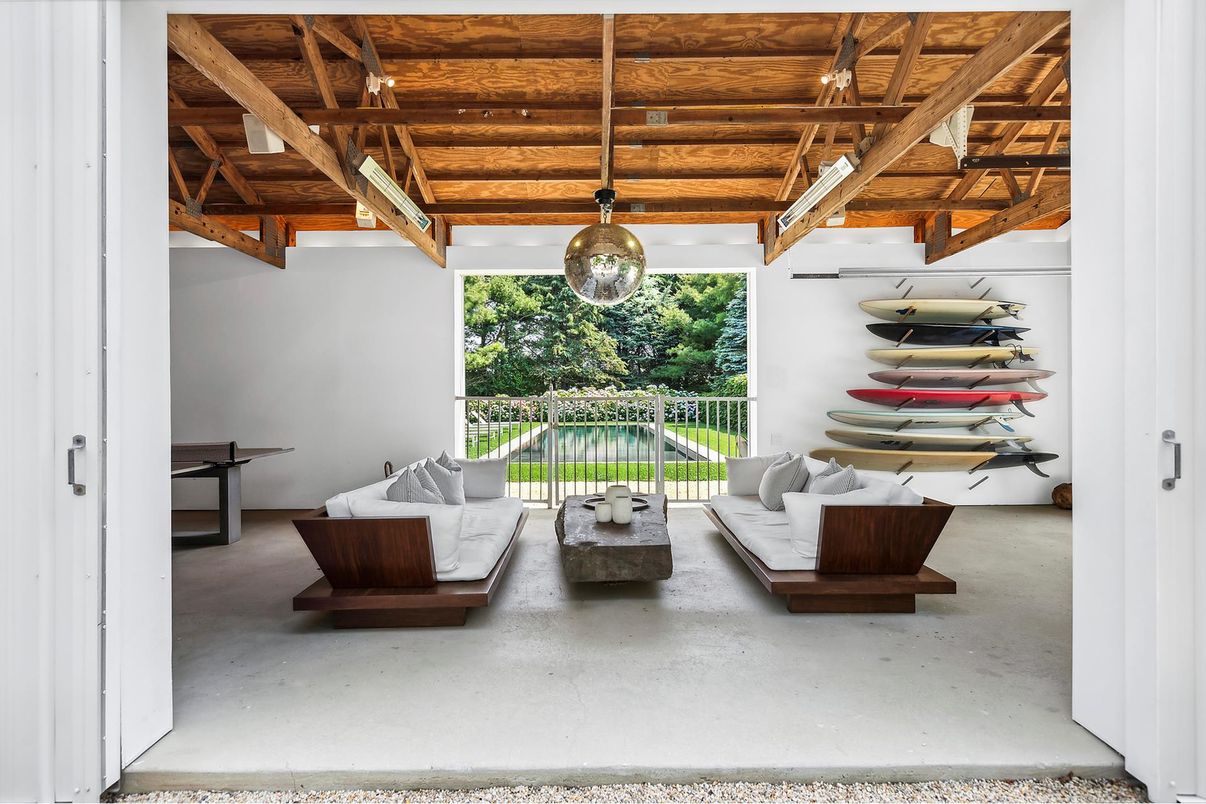 Interior, Living room, Pendant Lights, Wooden Beams