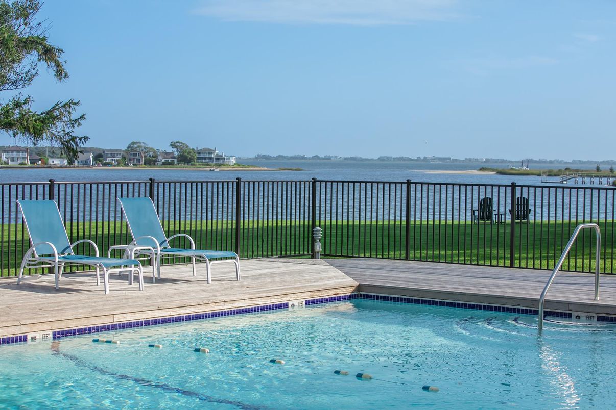 Exterior, Pool, Water