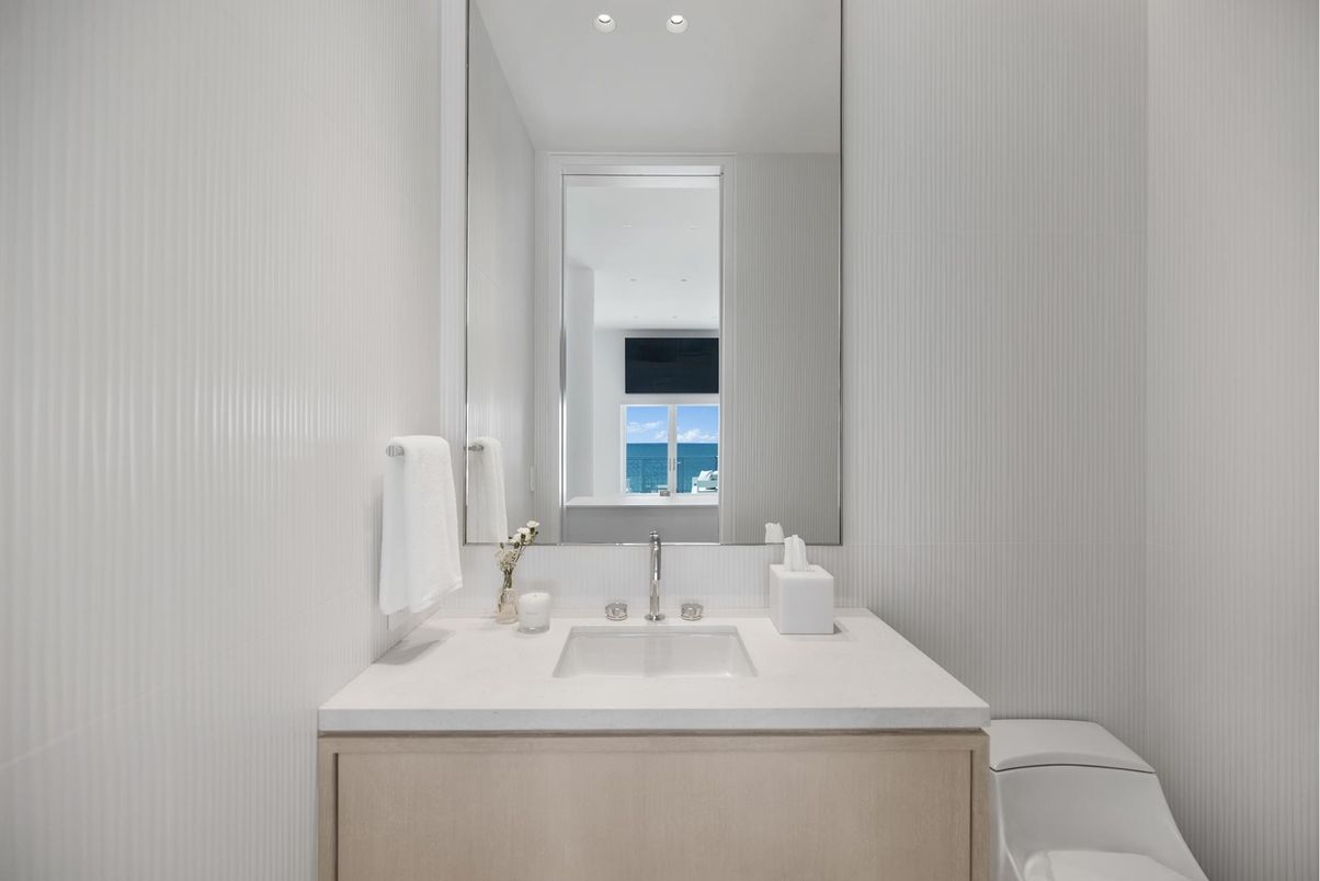 Bathroom, Interior, Recessed Lighting, Water