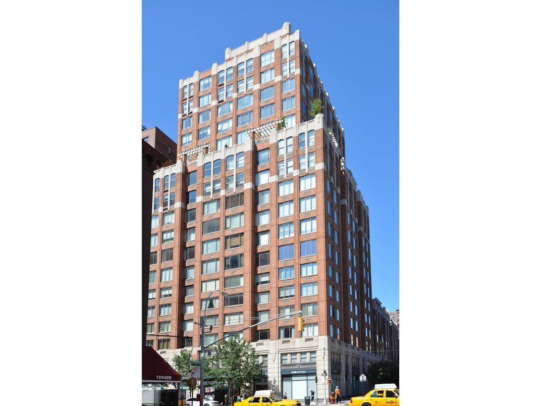 Exterior, Facade, Highrise