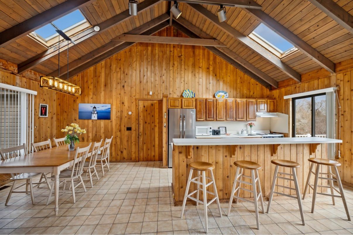 Dining room, Interior, Kitchen, Pendant Lights, Wooden Beams, Wooden Ceilings, Wooden Walls