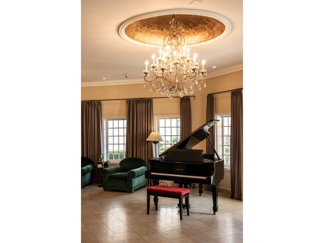 Chandelier, Interior, Piano, Recessed Lighting