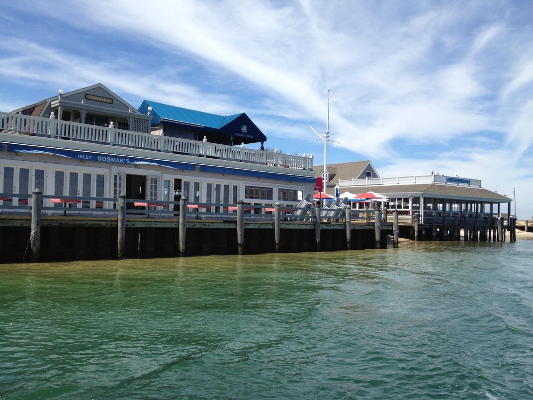 Exterior, Lake