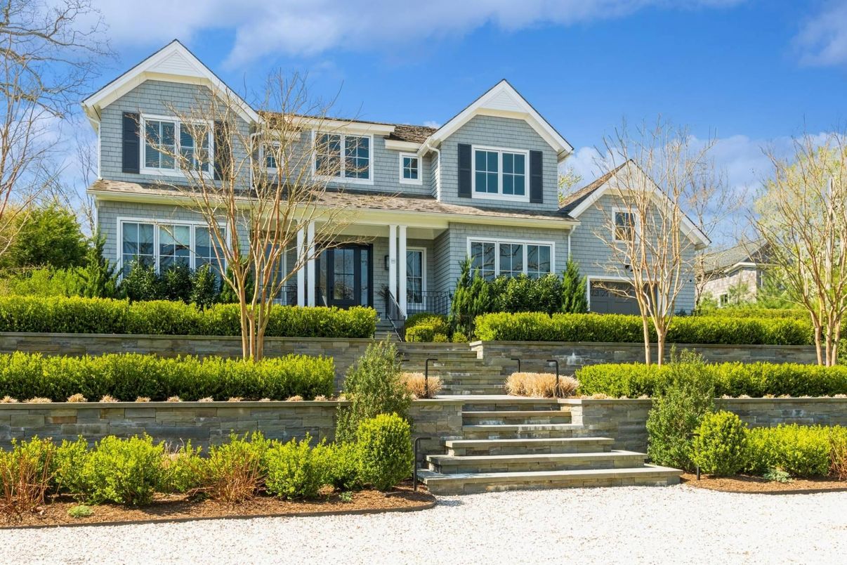 Exterior, Facade, Farmhouse
