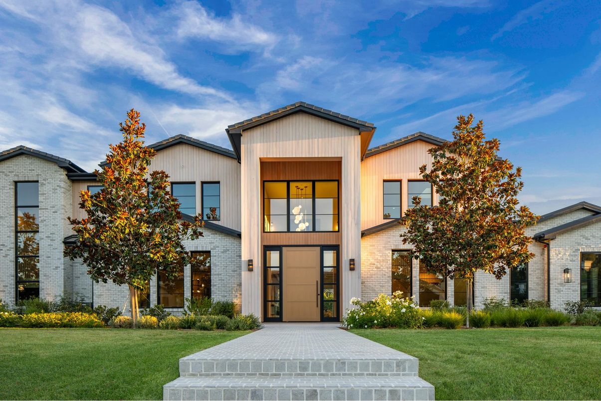 Exterior, Facade, Brick Facade, Farmhouse