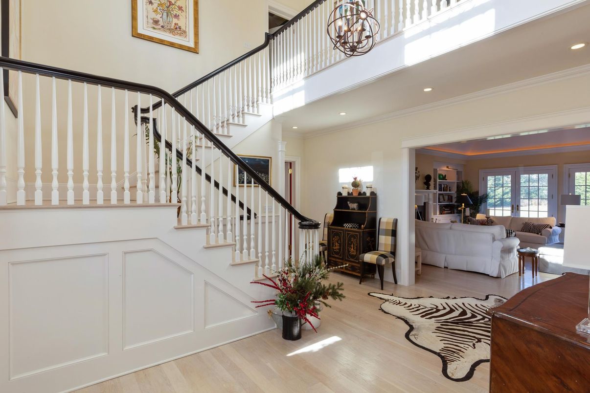Chandelier, Interior, Living room, Recessed Lighting, Wood Texture Flooring