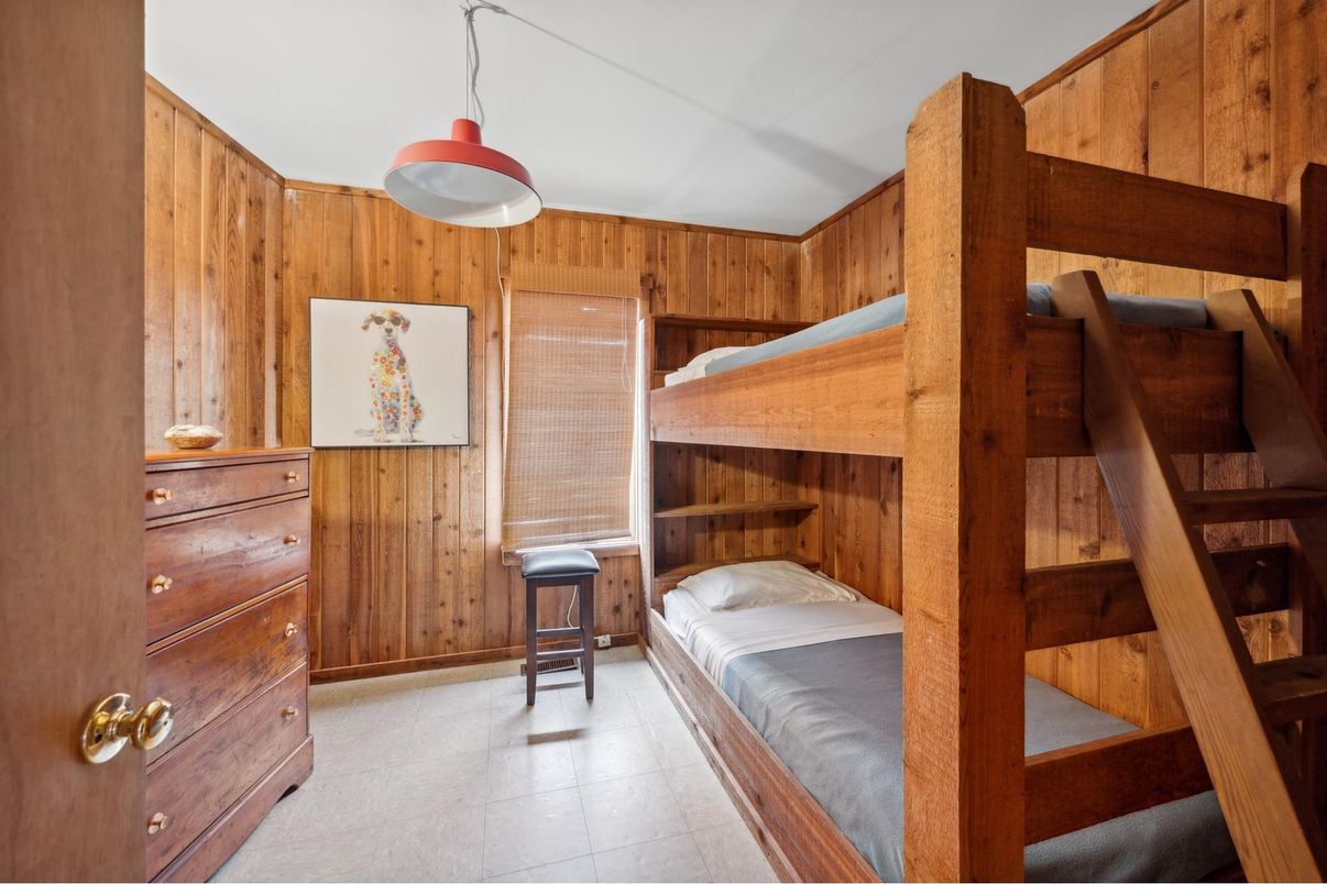 Interior, Pendant Lights, Wooden Walls