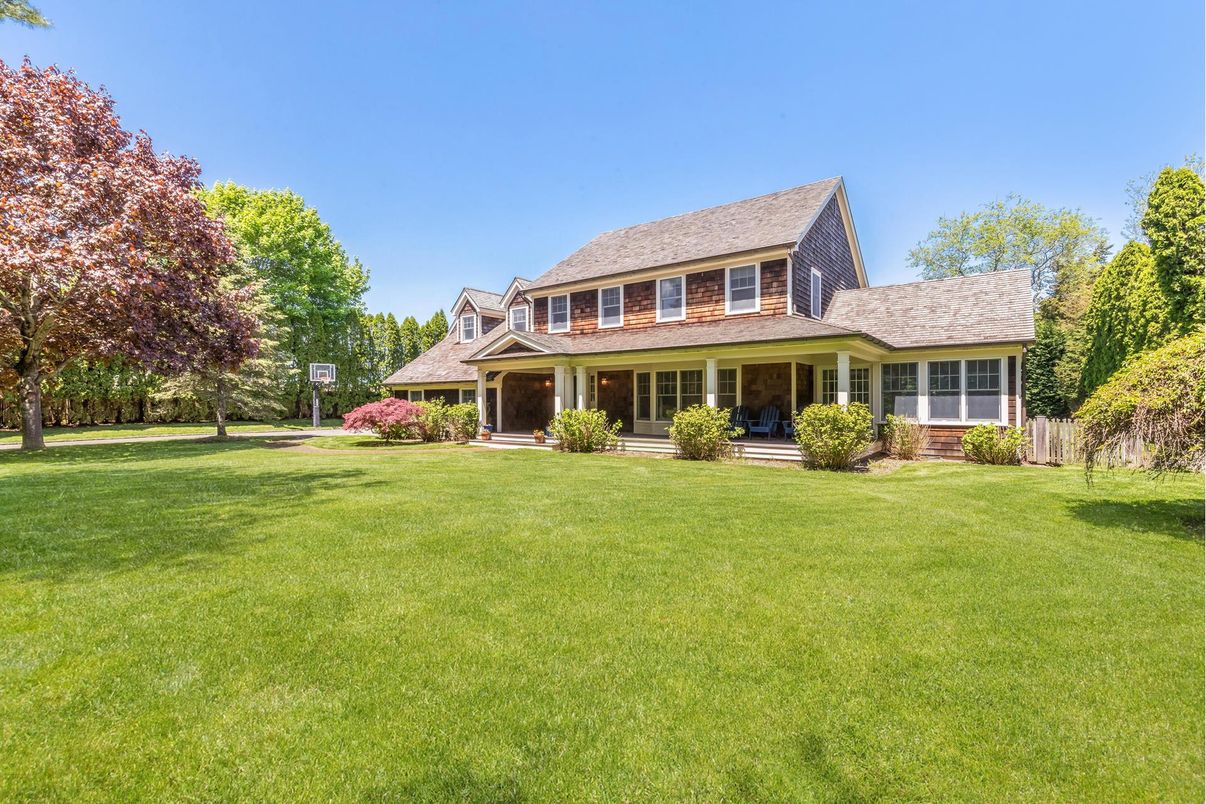 Backyard, Exterior, Facade, Cape Cod