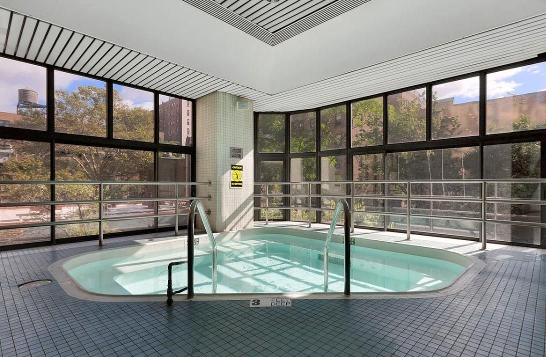 Interior, Pool, Sun Room