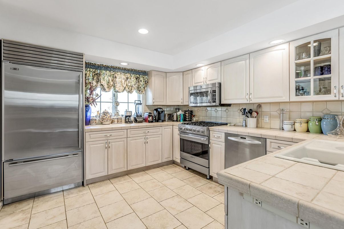 Interior, Kitchen, Recessed Lighting, Stainless Steel Appliances, Tile Countertops