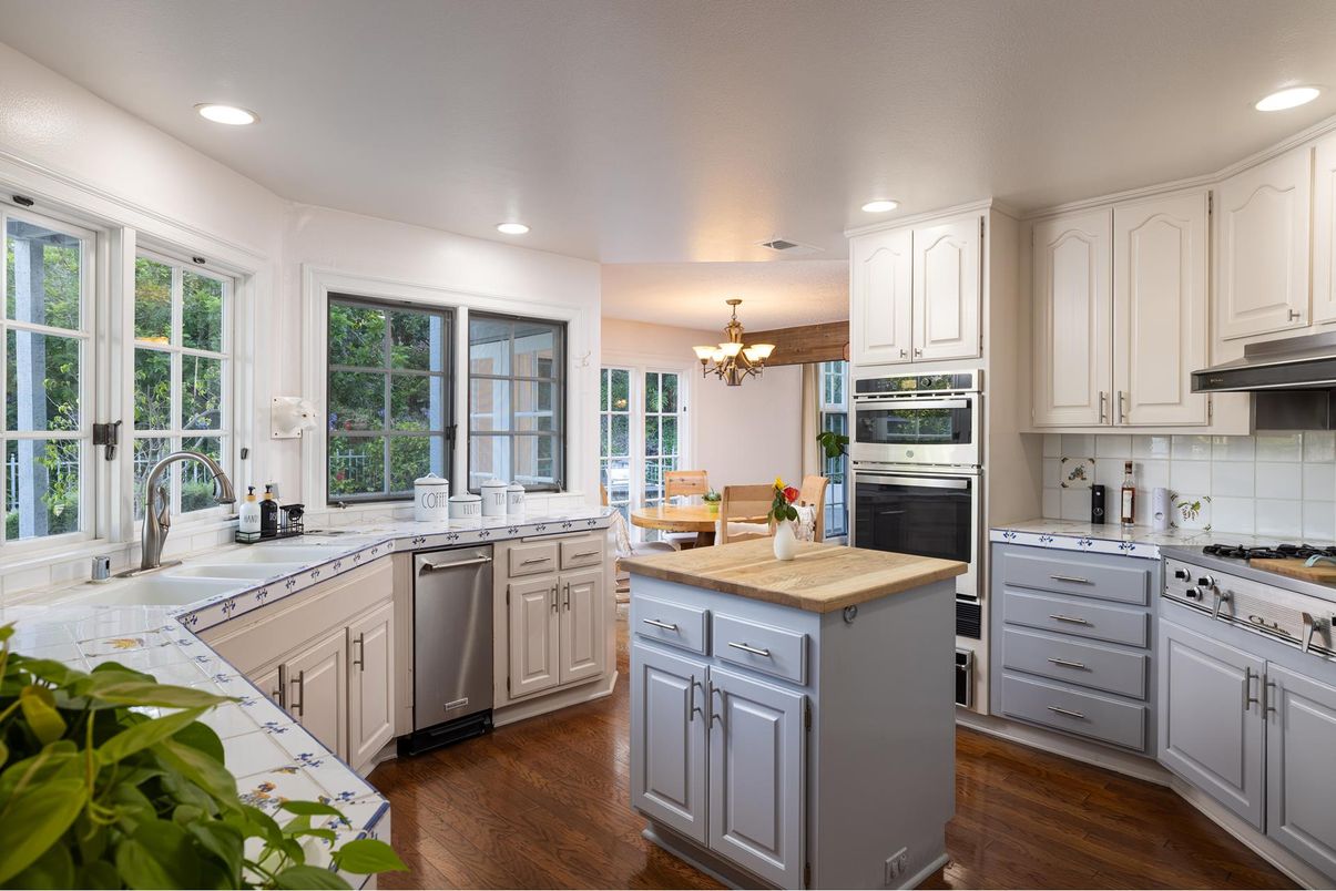 Chandelier, Interior, Kitchen, Recessed Lighting, Stainless Steel Appliances, Wood Texture Flooring