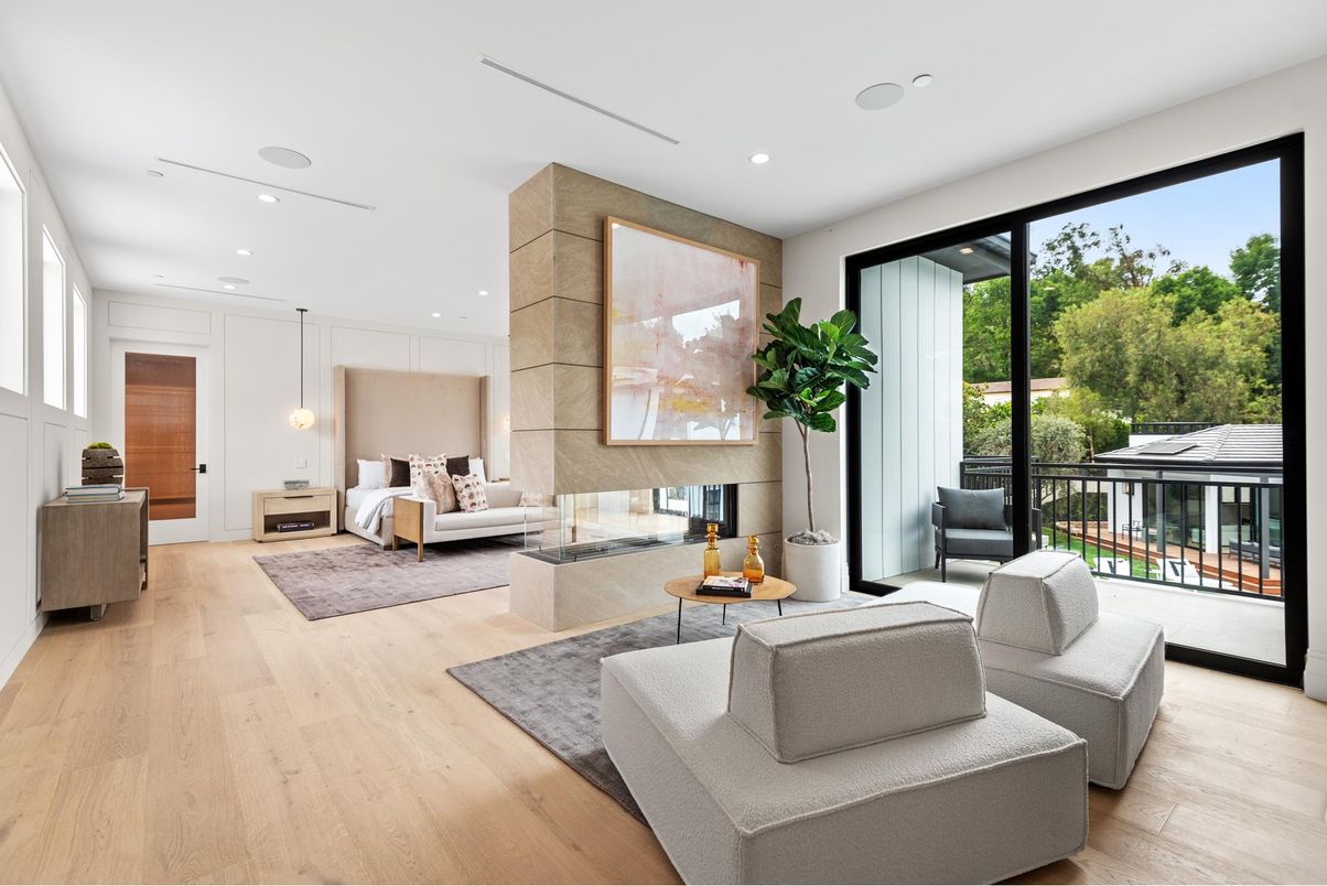 Fireplace, Interior, Living room, Pendant Lights, Recessed Lighting, Wood Texture Flooring