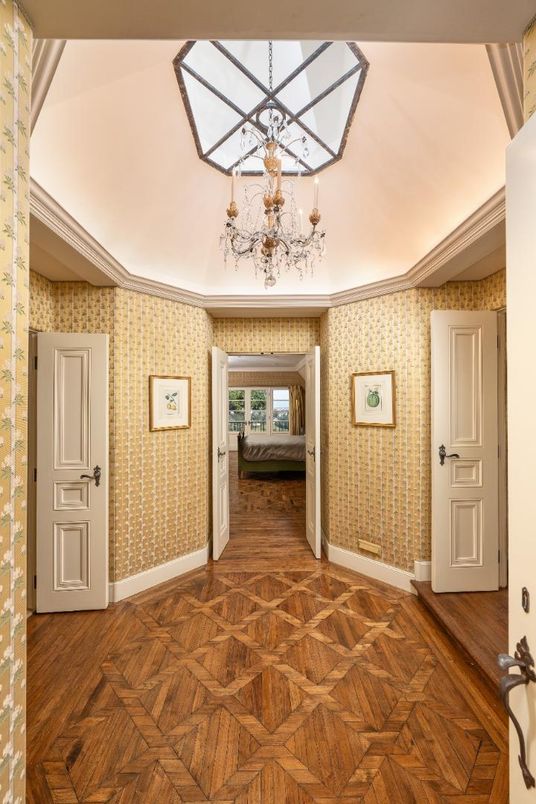 Chandelier, Interior, Wood Texture Flooring