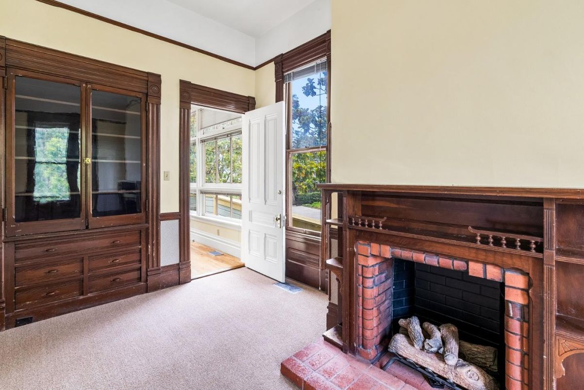 Fireplace, Interior