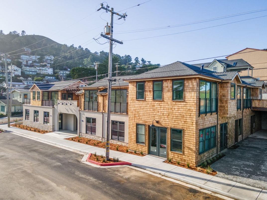 Exterior, Facade, Rowhouse
