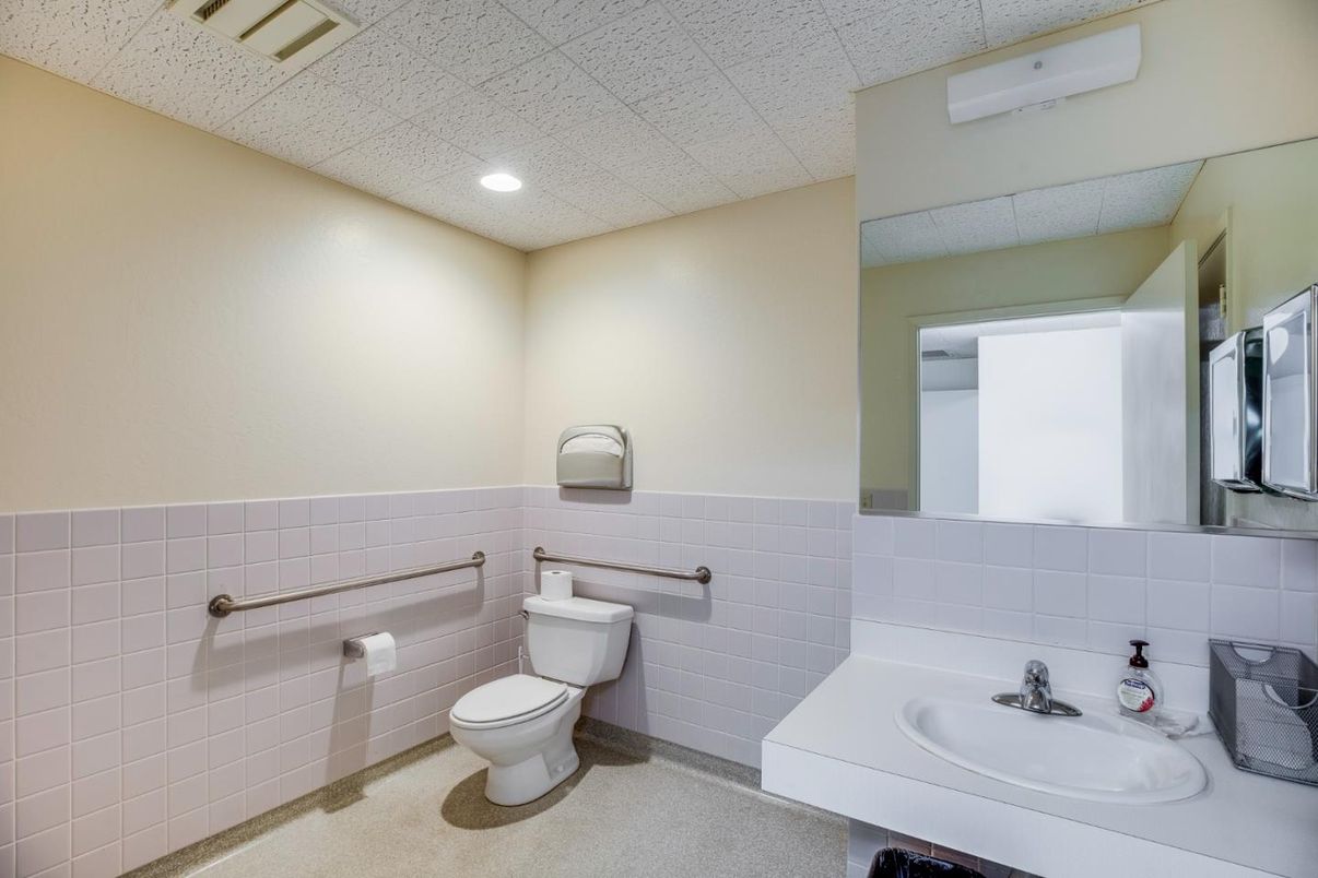 Bathroom, Interior, Recessed Lighting