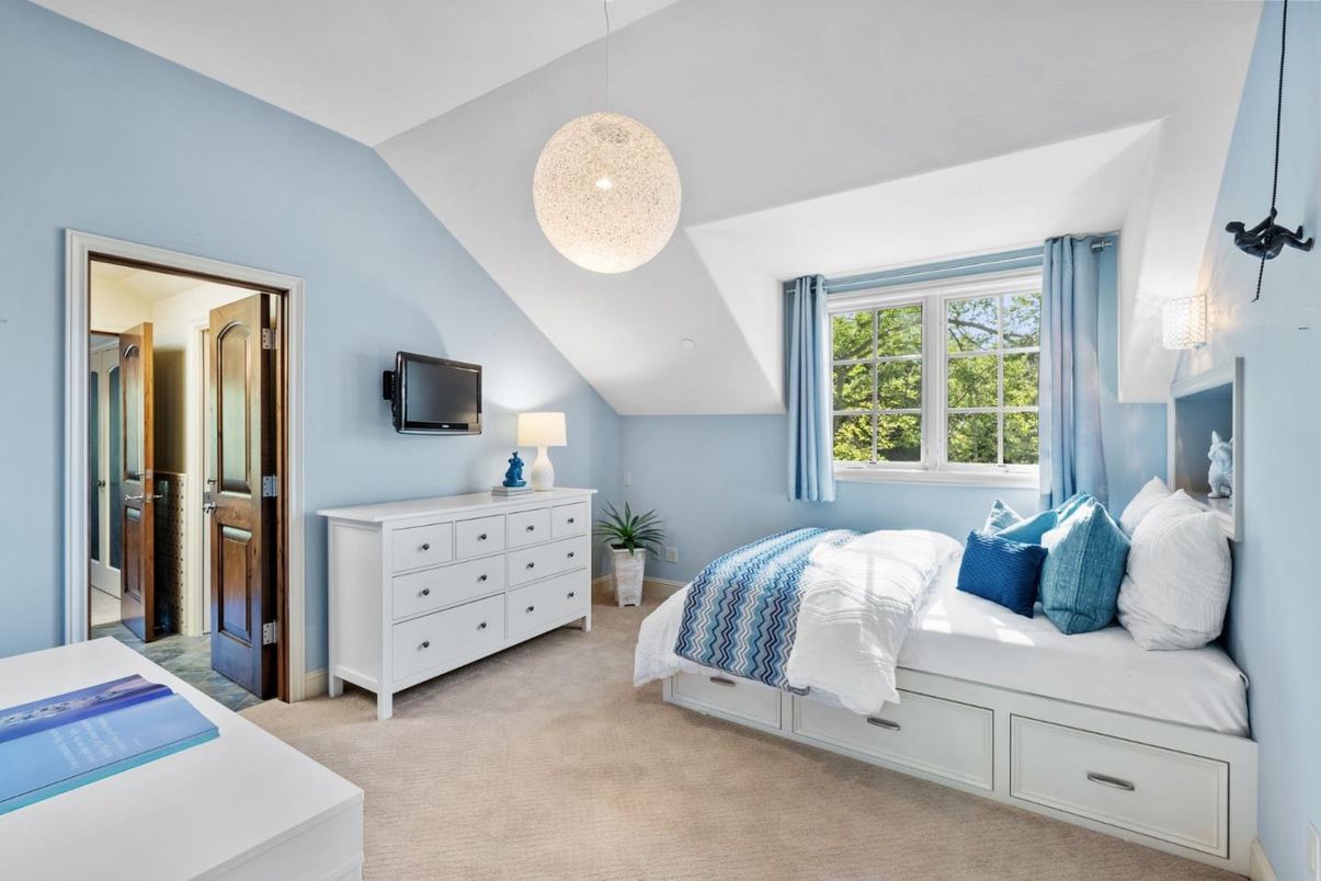 Bedroom, Interior, Pendant Lights
