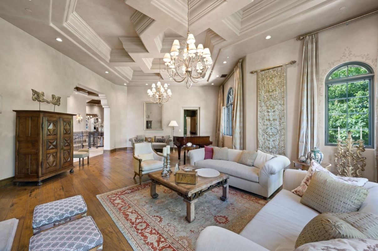 Chandelier, Interior, Living room, Recessed Lighting, Wood Texture Flooring