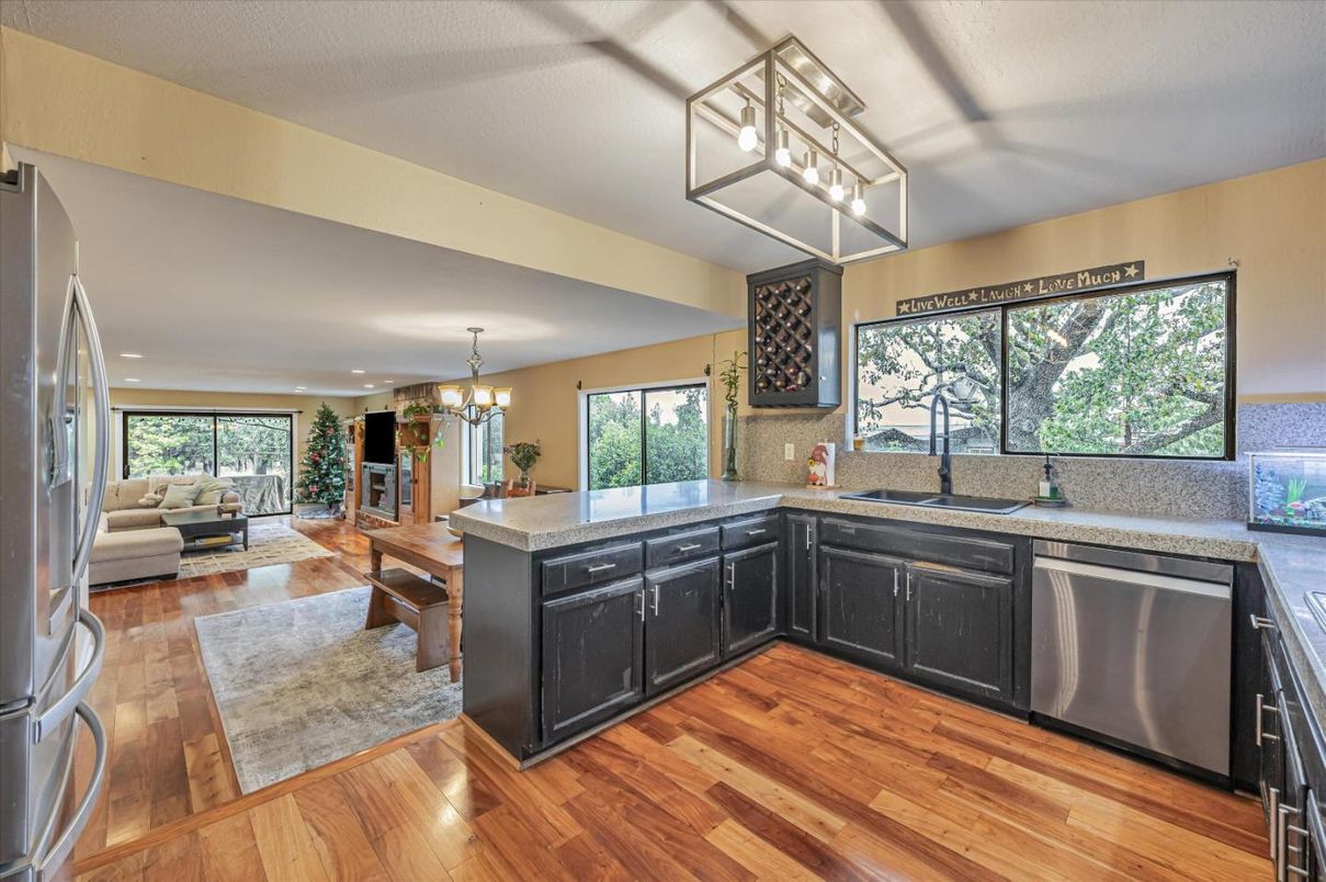 Chandelier, Dining room, Interior, Kitchen, Living room, Recessed Lighting, Wood Texture Flooring