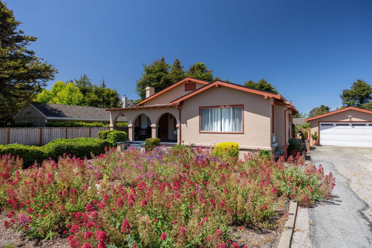 Backyard, Detached Garage, Exterior