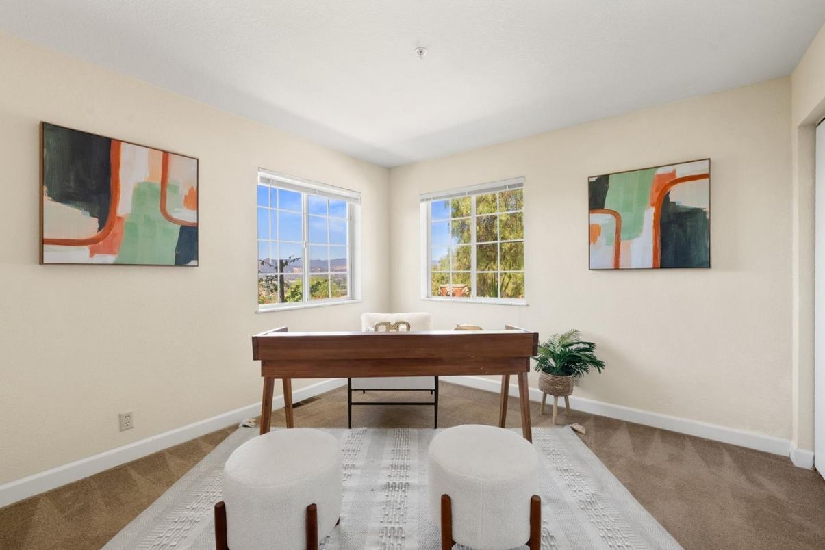 Home Office, Interior