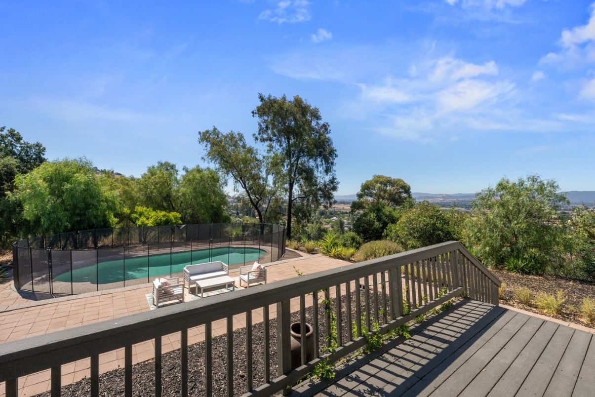 Exterior, Pool, Other