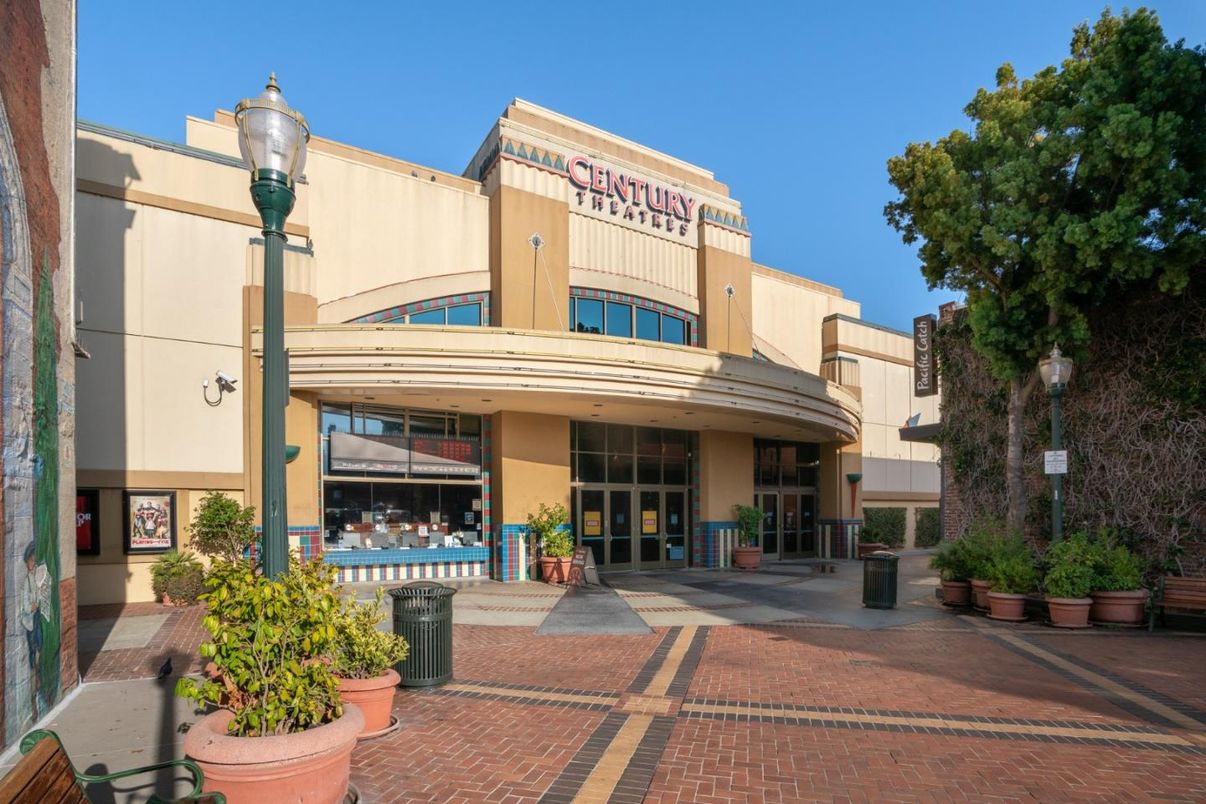 Exterior, Facade, None