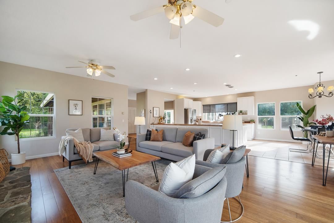 Chandelier, Dining room, Interior, Kitchen, Living room, Recessed Lighting, Wood Texture Flooring