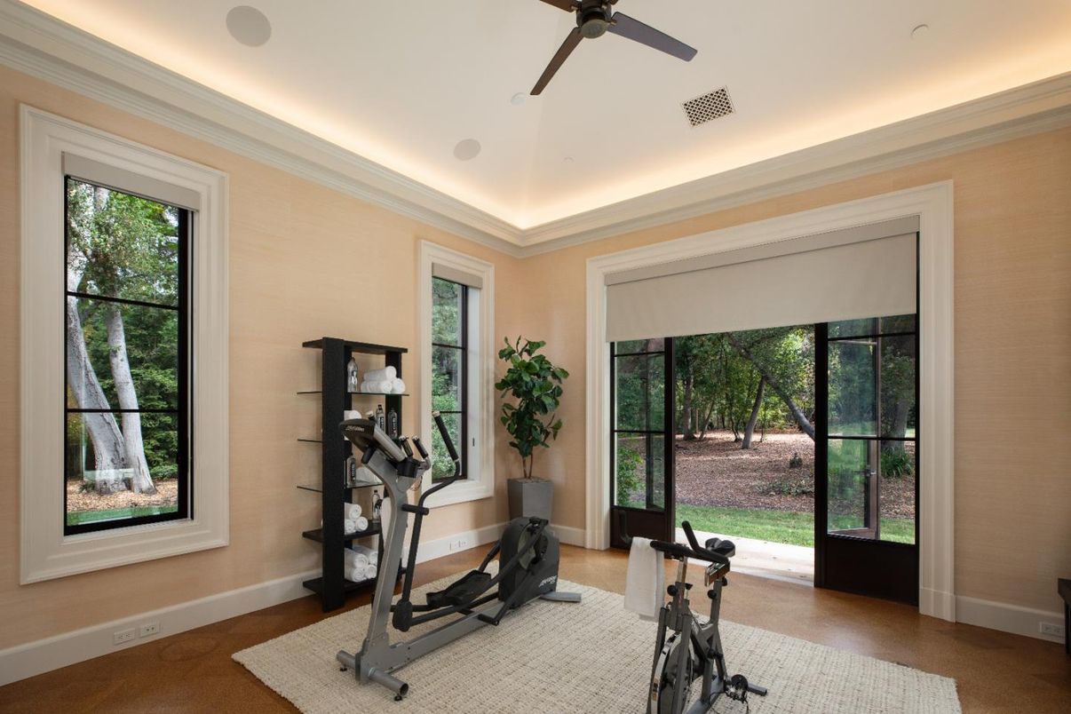 Fitness Equipment, Interior, Recessed Lighting, Wood Texture Flooring