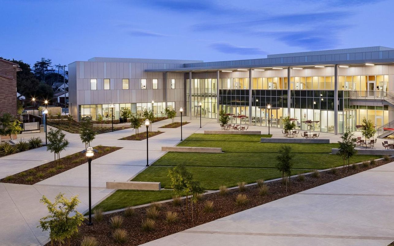 Exterior, Facade, Modern