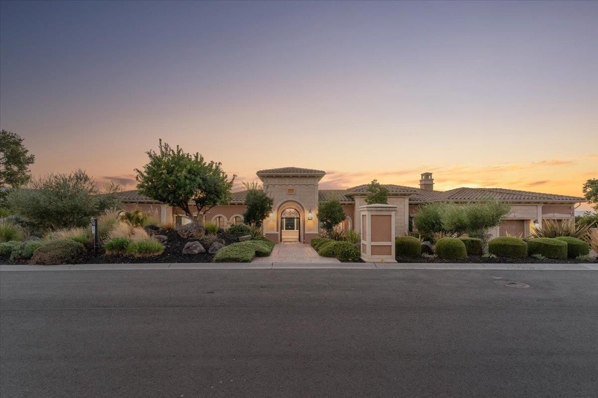 Exterior, Facade, Mediterranean