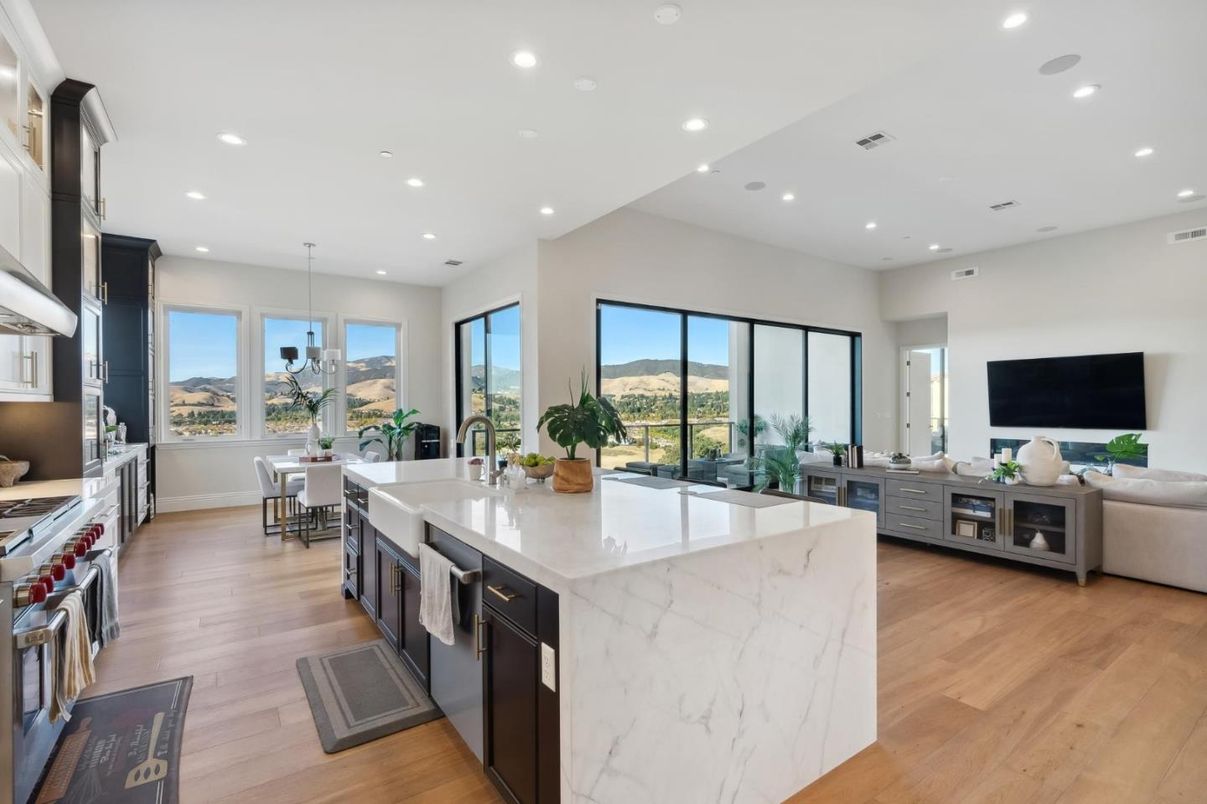 Dining room, Interior, Kitchen, Pendant Lights, Recessed Lighting, Stainless Steel Appliances, Wood Texture Flooring