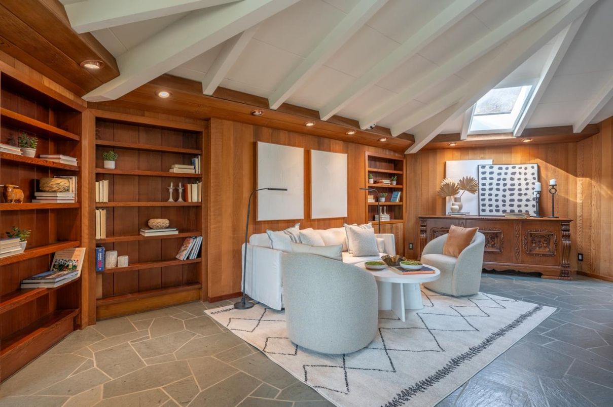 Interior, Living room, Recessed Lighting, Wooden Beams, Wooden Walls