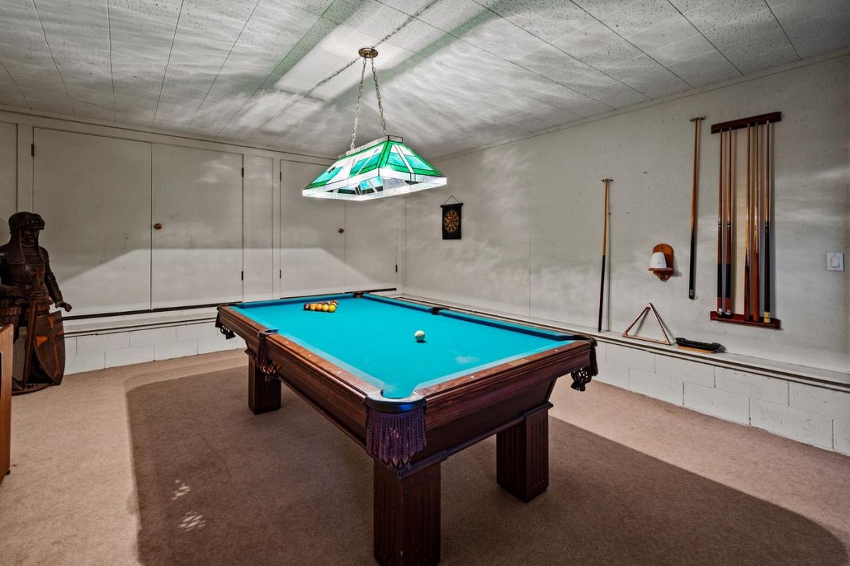 Billiard Table, Game Room, Interior, Pendant Lights