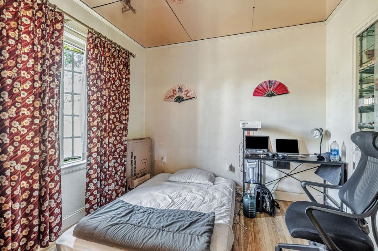 DE Listing image placeholder