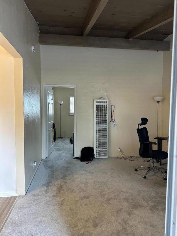 Empty room, Home Office, Interior, Wooden Beams, Wooden Ceilings